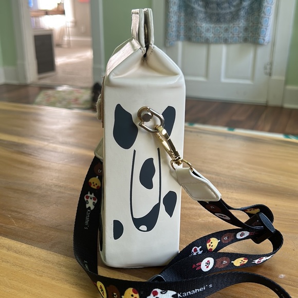 OMG! 🐮 > so cute < kawaii style milk 🥛 carton cow crossbody ; purse 👛 bag - Picture 5 of 10